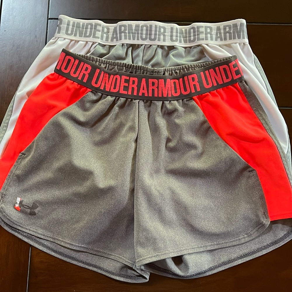 Women’s Under Armour gray shorts with pockets XS